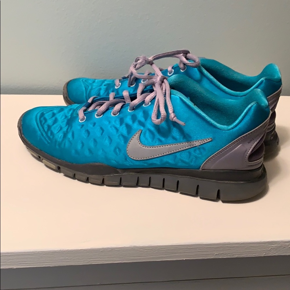 Nike running shoes women's size 9